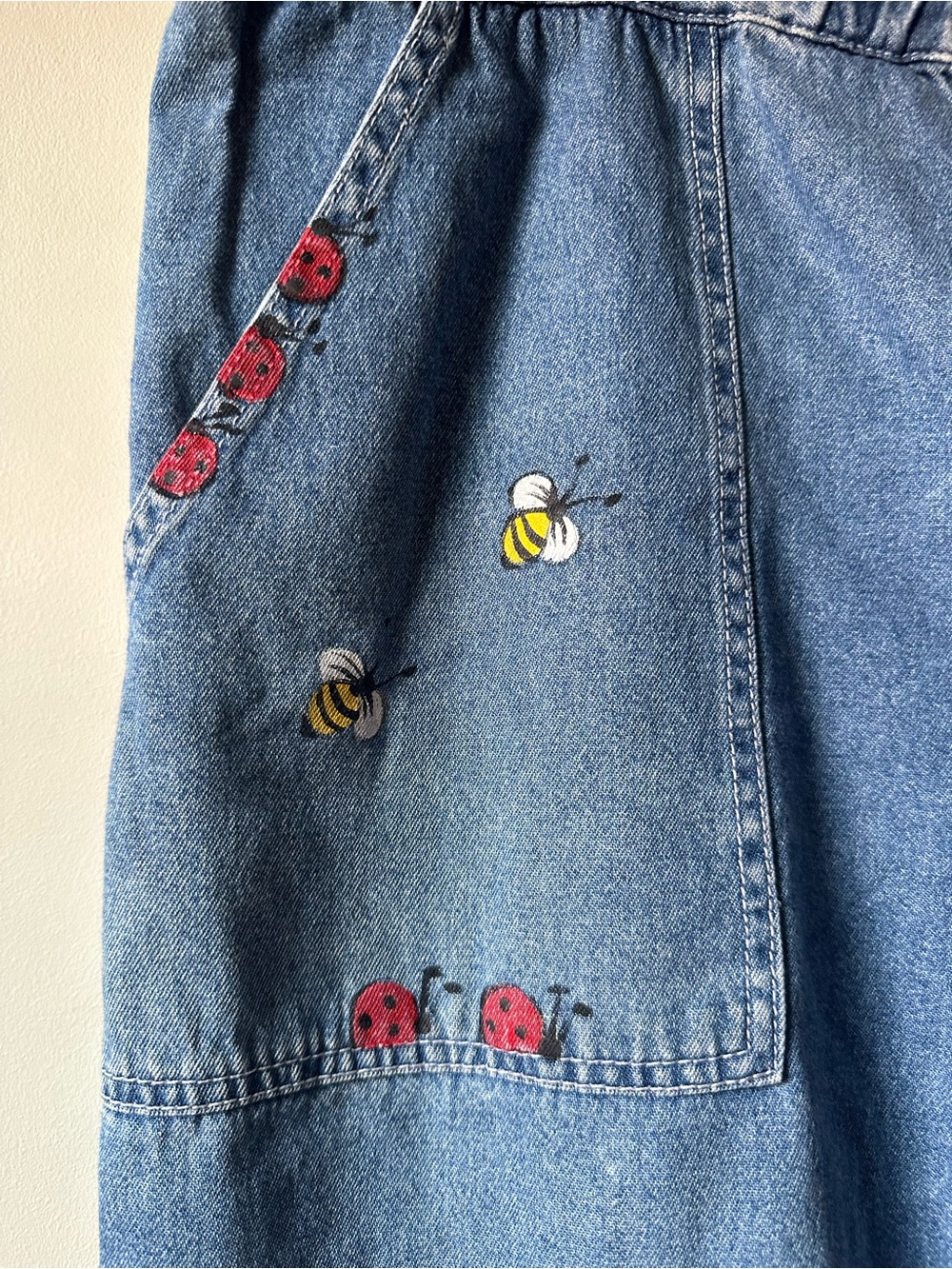 Vintage 90s Haiks Handpainted Bee Ladybug Pull On Cotton Denim Capri Pant